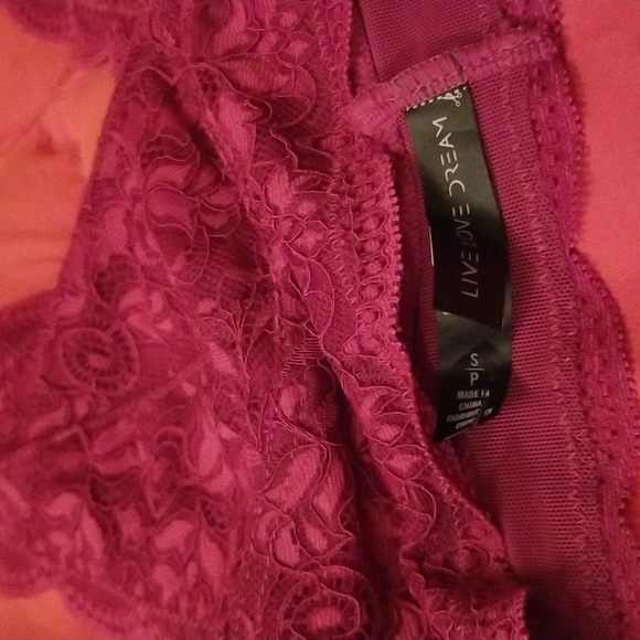 🆓♥️ AERIE ♥️ Halter scallop lace Live love dream 💕 Perfect for Valentine's Day - Picture 2 of 5